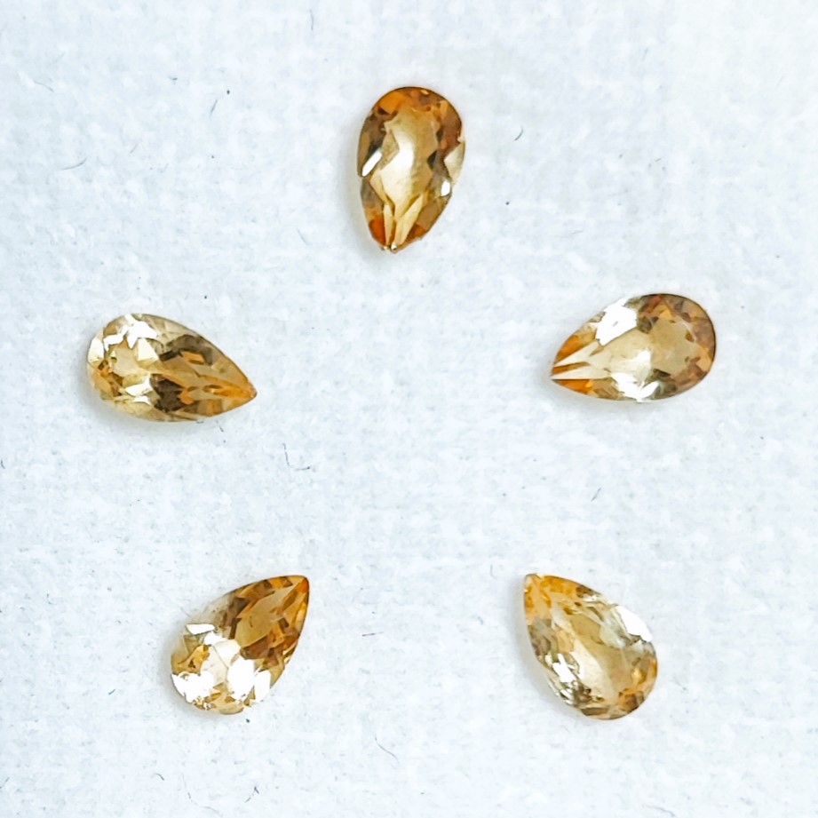 LOT DE 5 CITRINES POIRE 5X3 MM